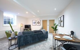 Lovely 2 Bedroom Apartment In Preston